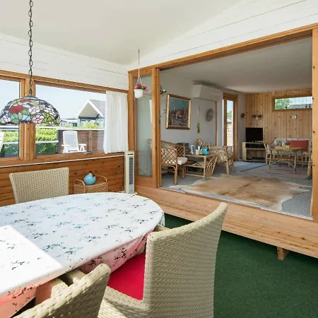 Panoramic Retreat-by Traum