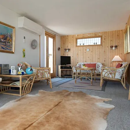 Panoramic Retreat-by Traum *