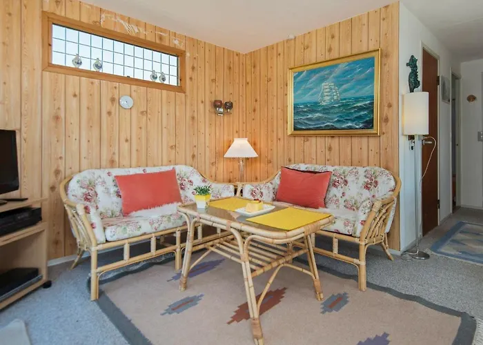 Panoramic Retreat-by Traum *